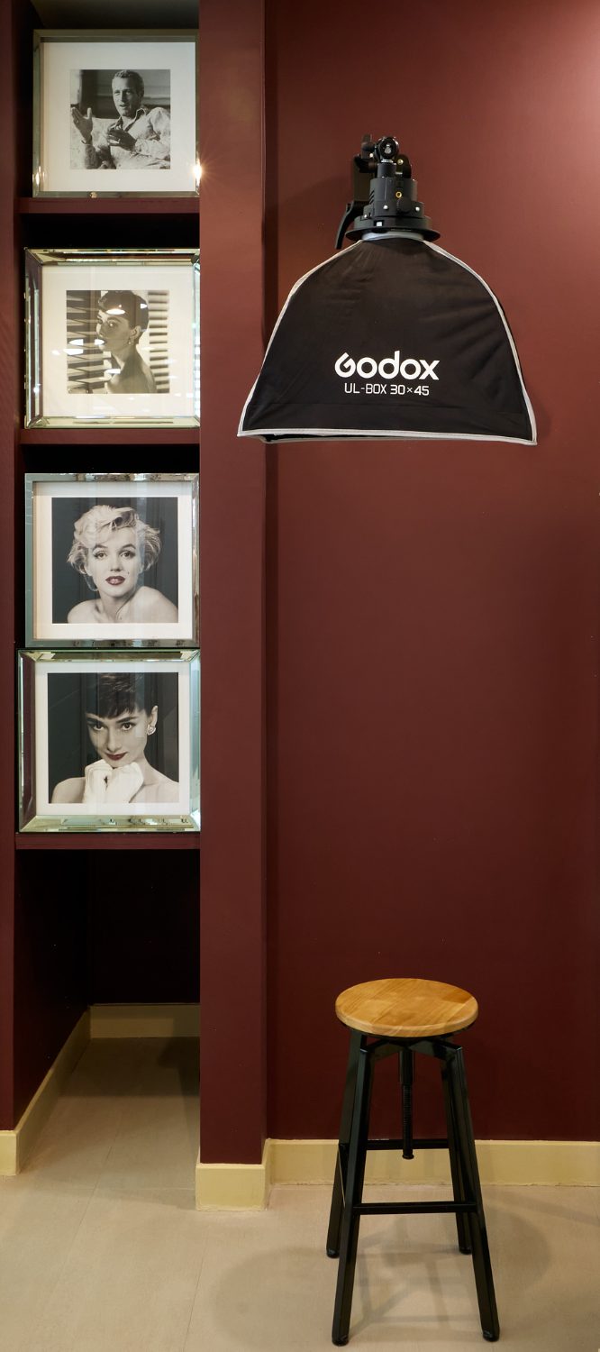 Poste photo mural — softbox Godox et galerie de portraits